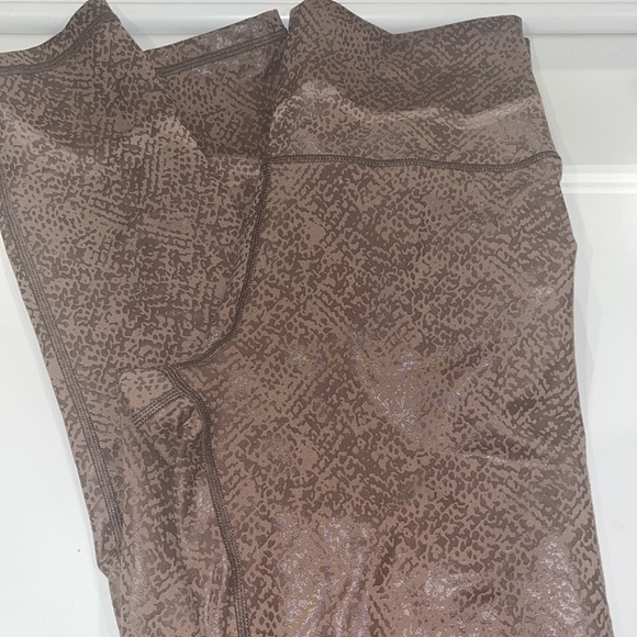 Aerie Offline metallic/snake? Leggings - Picture 3 of 4